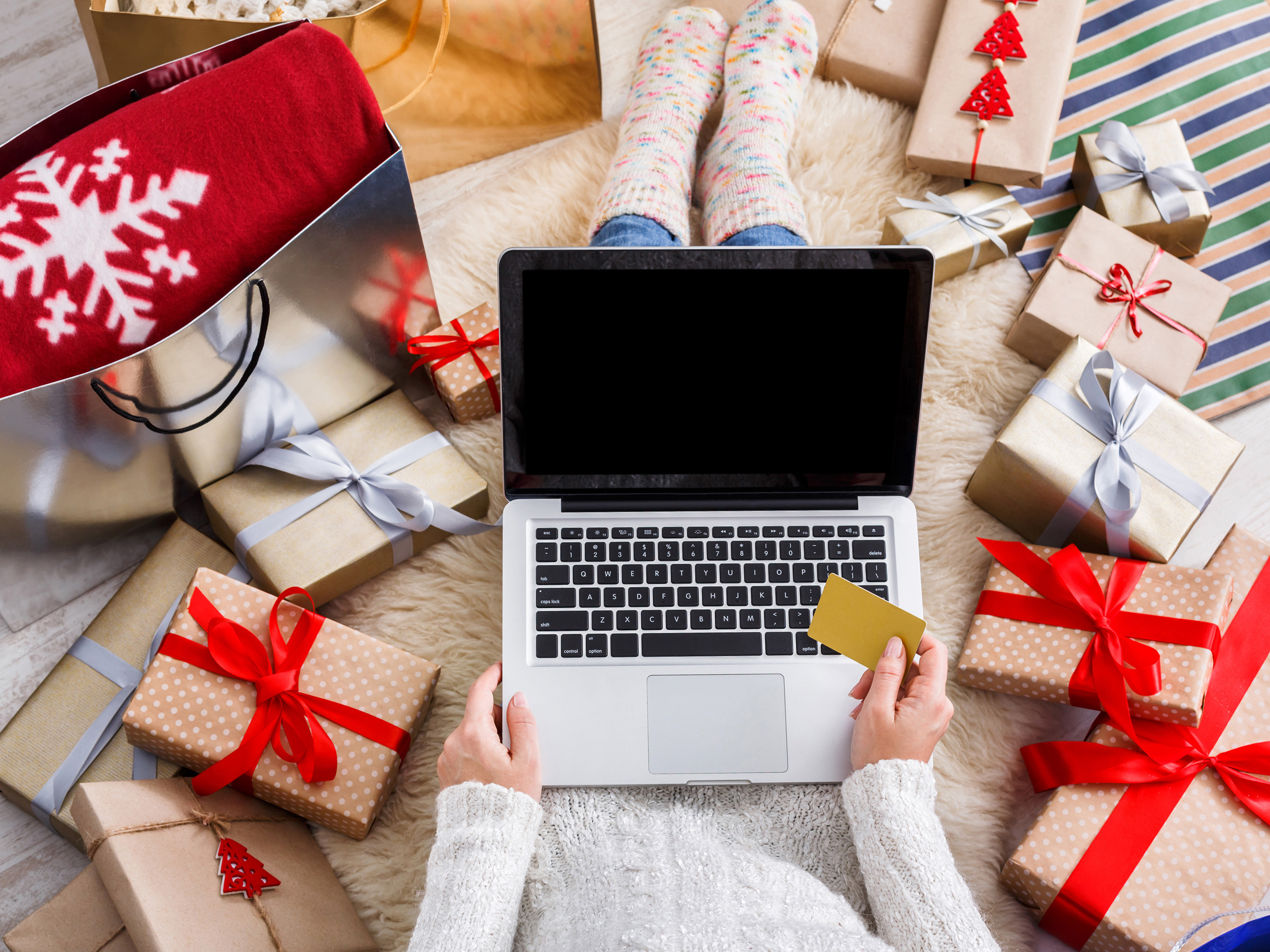 Shop Holiday Deals on Laptops 