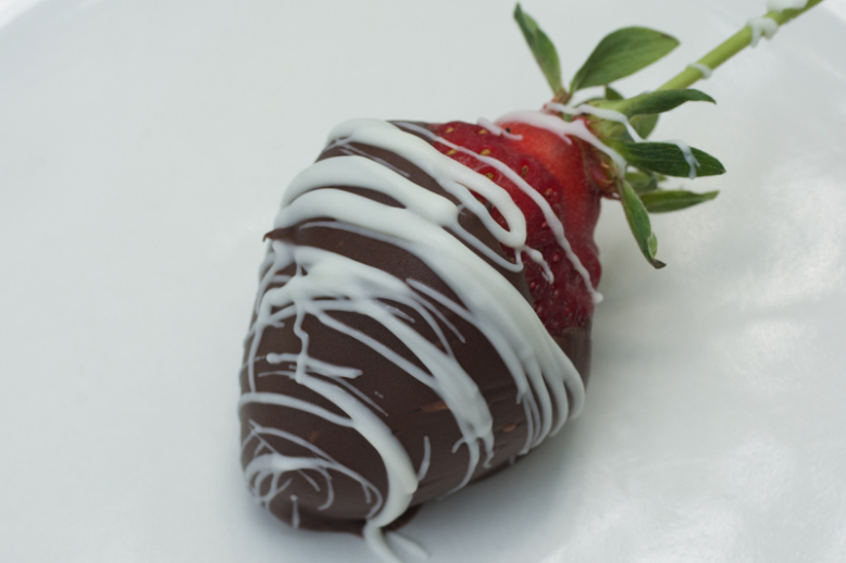 Rutgers Unveils New, Sweeter Strawberry Perfect for Dipping | Rutgers ...